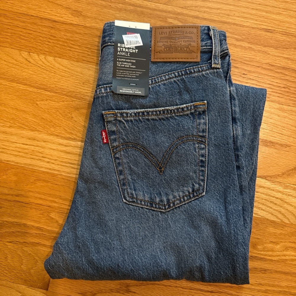 Levi's Women's Ribcage Straight Ankle Blue Jeans